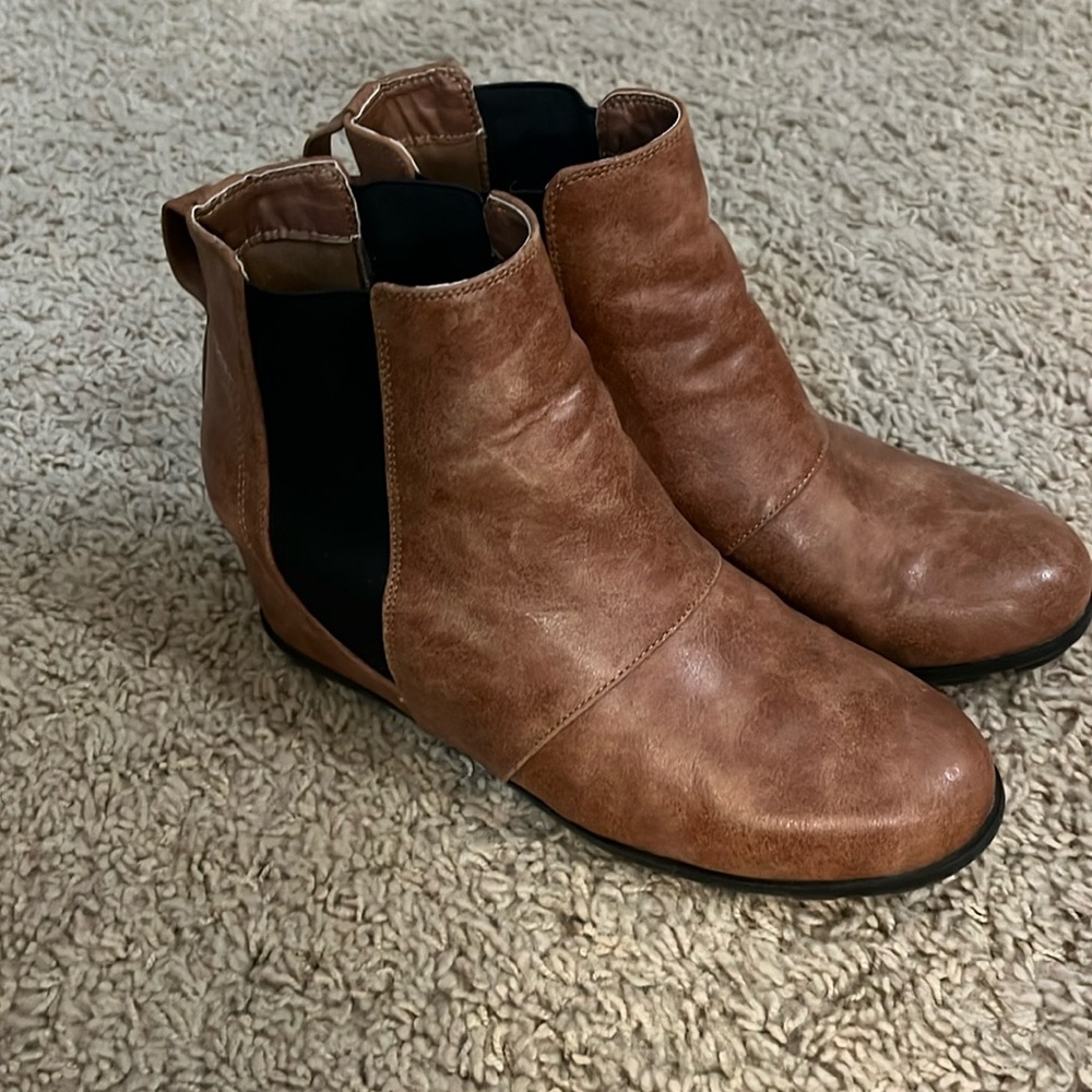 Boots size 8